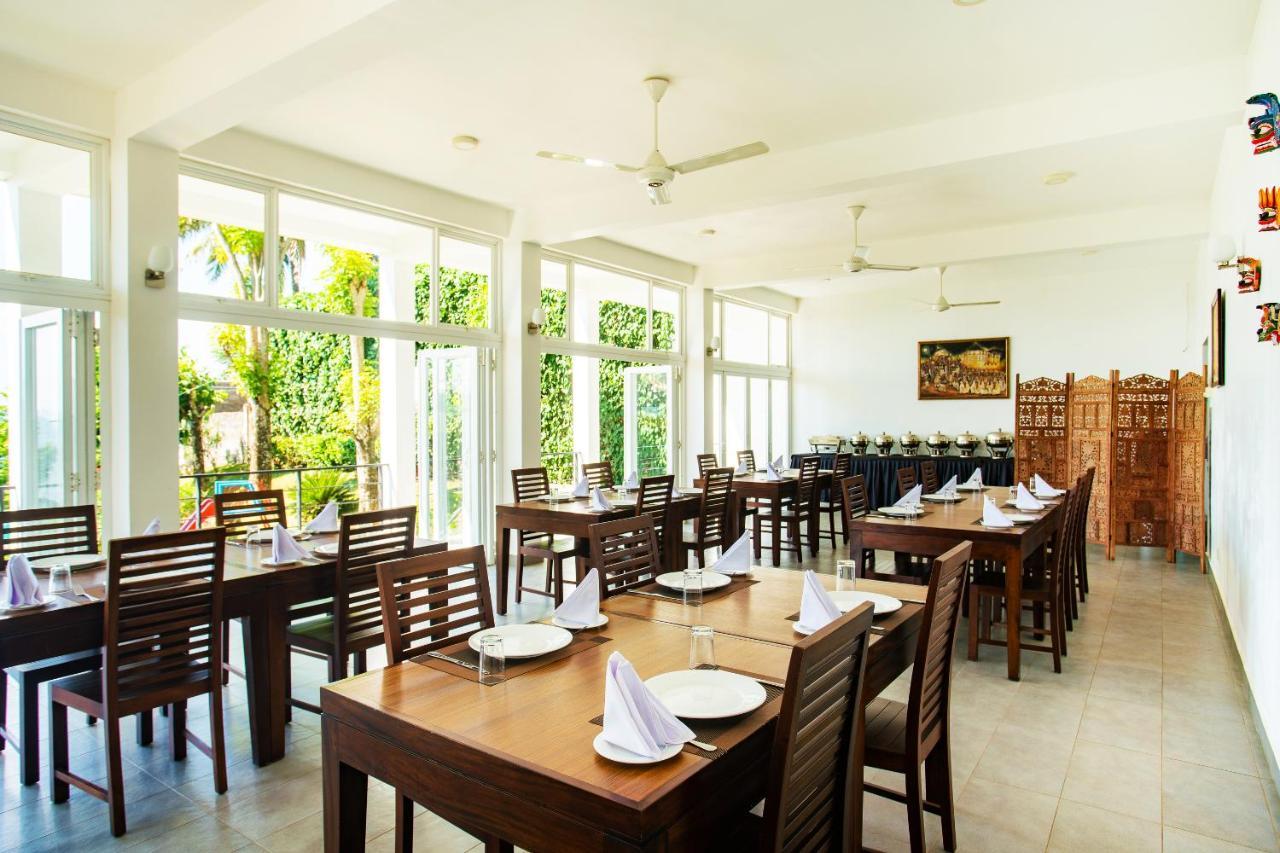 The Kandyan Villa Exterior foto